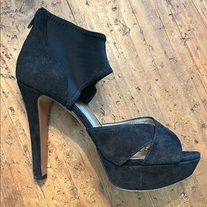 BCBGeneration Sz 8 HAVELLE. Black SUEDE and scuba knit High-Heeled Platform Shoe
